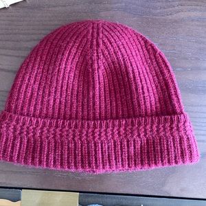 The Cashmere Project Women’s 100% cashmere hat.